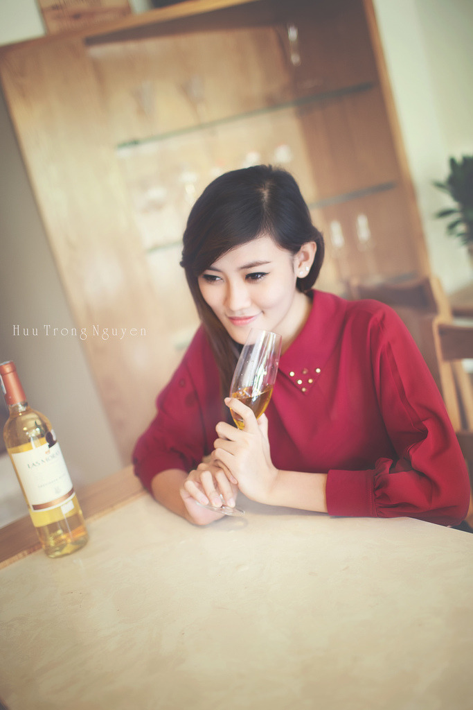 原版二女一杯视频无删减